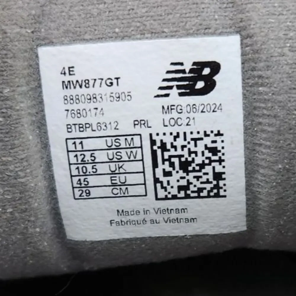 New Balance 877 Walking Shoes Mens Sz 11 4E Extra Wide Gray Low Sneakers MW877GT